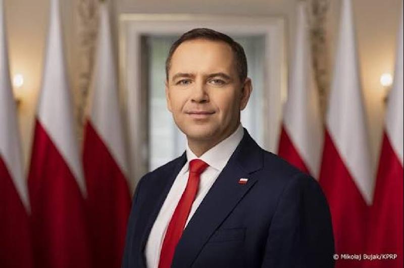 Polonia- presidente cancela visita a Senegal en pleno vuelo tras disturbios en Tribunal Constitucional
