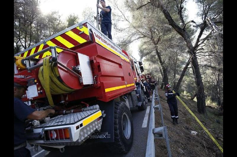 Francia- hallaron tres muertos en un edificio incendiado