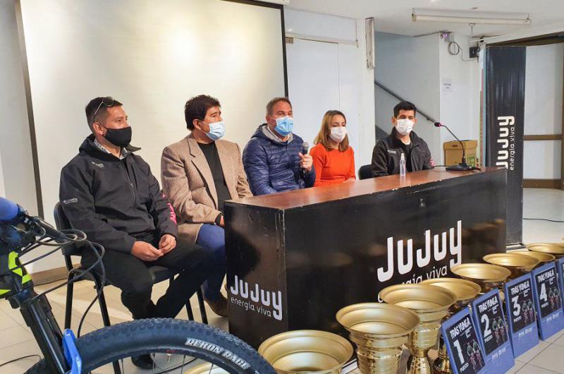 Organizadores 'durante la presentación de la competencia :: Diario Pregon de Jujuy - Vimarsana News
