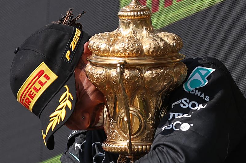 Hamilton volvió al triunfo en casa tras sacar de carrera al líder Verstappen :: Diario Pregon de Jujuy - Vimarsana News