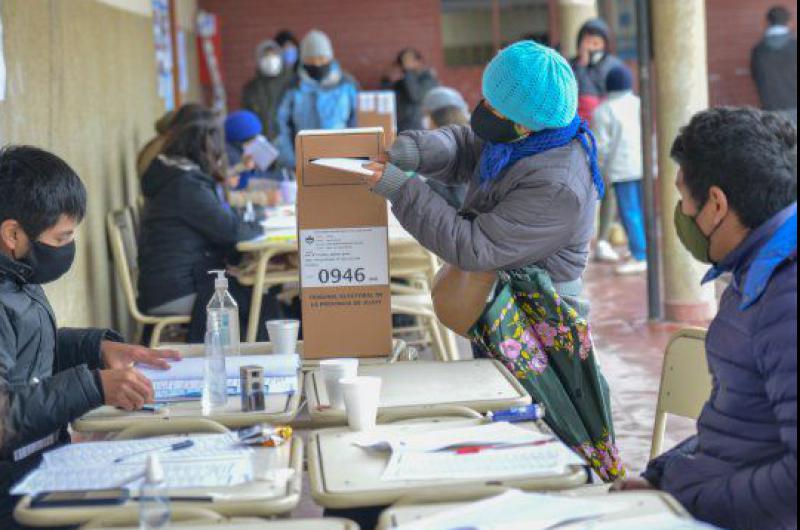 Autoridades de mesa que aún no recibieron sus dosis serán vacunadas para las PASO :: Diario Pregon de Jujuy - Vimarsana News