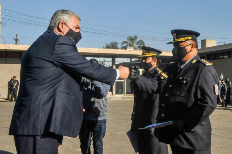El Gobernador presidió acto de ascenso de efectivos policiales :: Diario Pregon de Jujuy - Vimarsana News