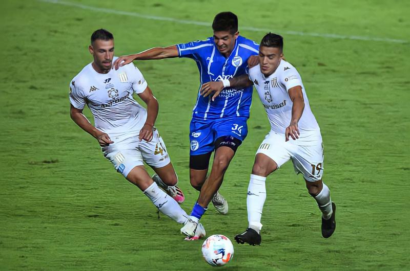 Racing en busca de los cuartos de final ante Godoy Cruz - Vimarsana News