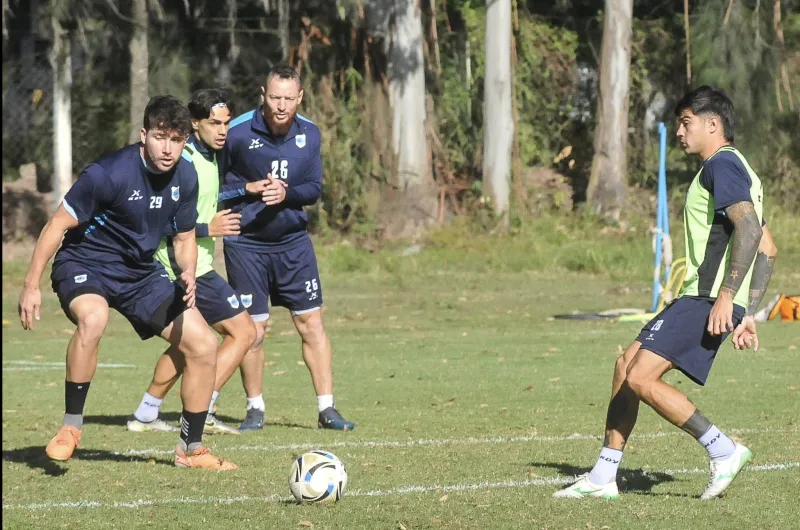 Gimnasia ante el "Santo" busca estirar la ventaja en la punta