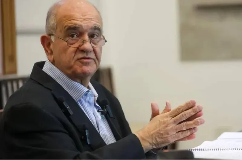 "Trataremos de que el salario vaya acompañando el proceso inflacionario"