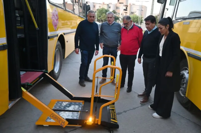 El municipio celebró la incorporación de nuevas unidades de transporte público