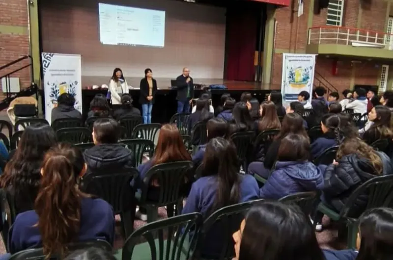 Iniciaron los talleres del programa "Embajadoras de mis derechos"