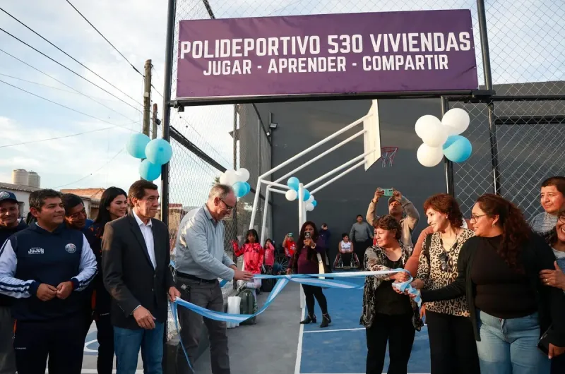 Sadir inauguró el primer polideportivo inclusivo en el barrio San Pedrito