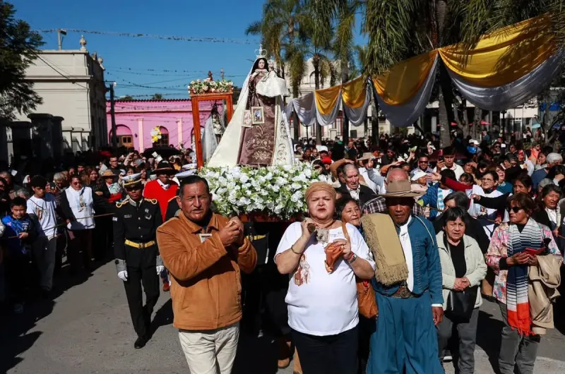 Multitudinaria renovación de fe a la Virgen del Carmen
